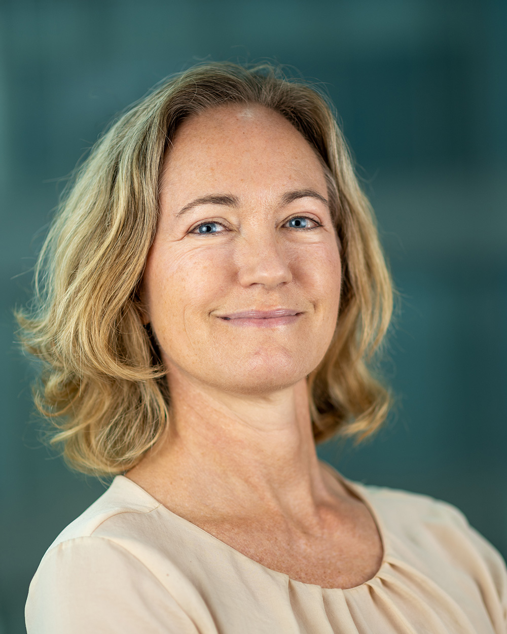 a person with blonde hair